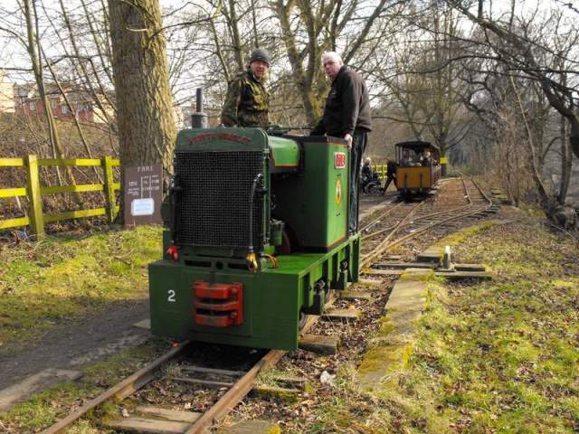 he2463 hud atlas abbey light railway leeds (2)
